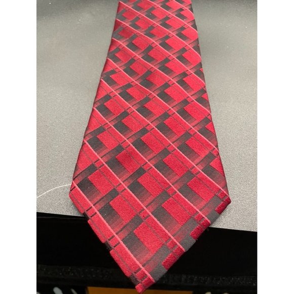 GianFranco Ruffini Italy  Red Black Diamond Pattern Men's Tie  Length 57.50 In. - Picture 2 of 11